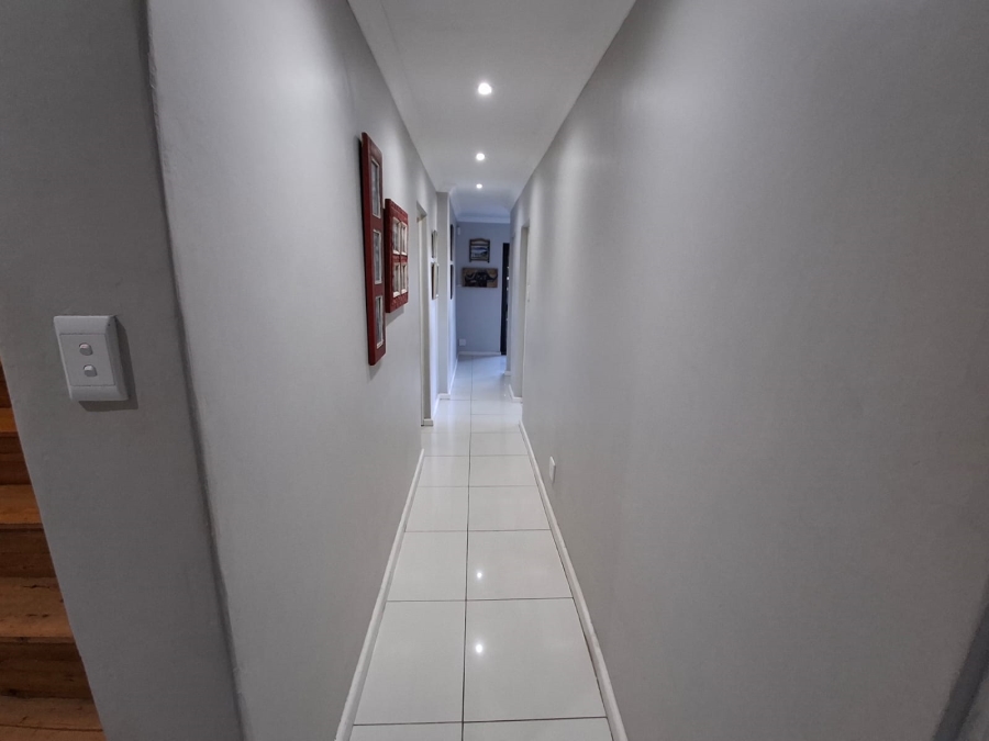 5 Bedroom Property for Sale in Nahoon Eastern Cape